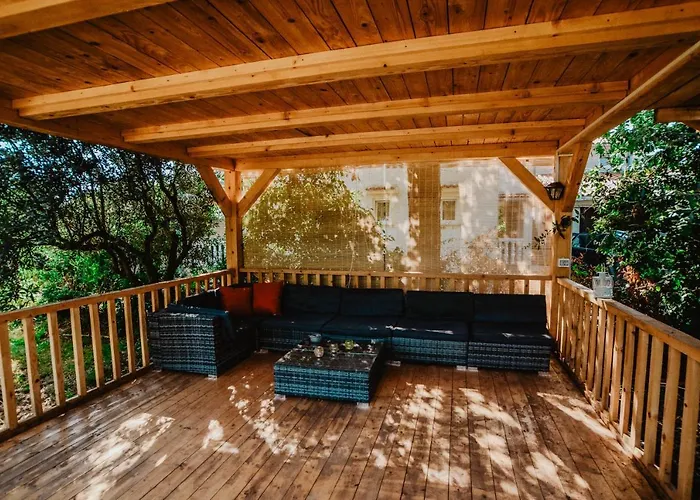 Lee House, Wi-Fi,Free Parking, Hot Tube