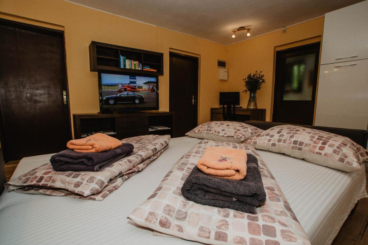 Lee House, Wi-fi,free Parking, Hot Tube Holiday home *