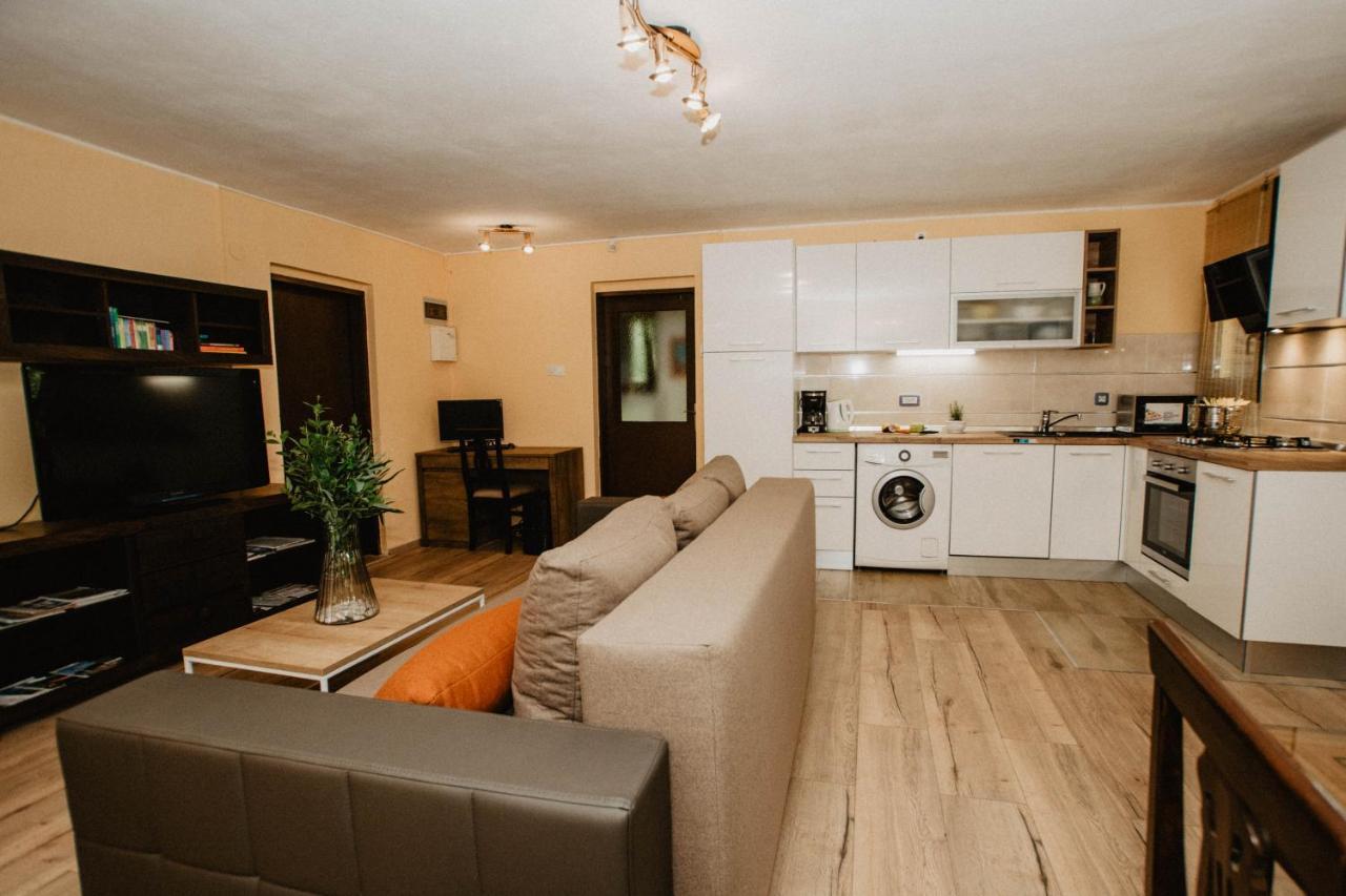 Lee House, Wi-fi,free Parking, Hot Tube Holiday home *